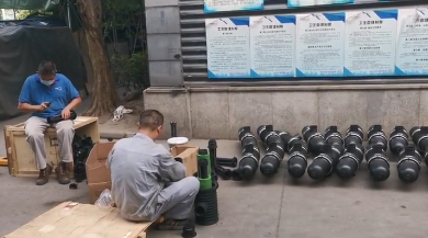 疊片污水處理器，正在裝配